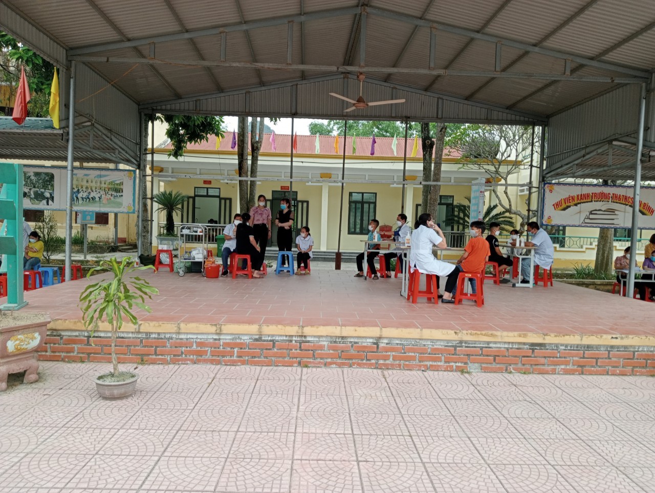 Triển khai tiêm Vắc xin phòng COVID-19 cho trẻ từ 5 đến dưới 12 tuổi
